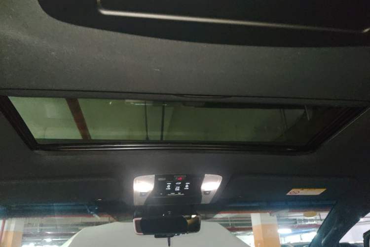 Used Lexus LM 2020 300h Seven-Seat Elegant Edition Headliner