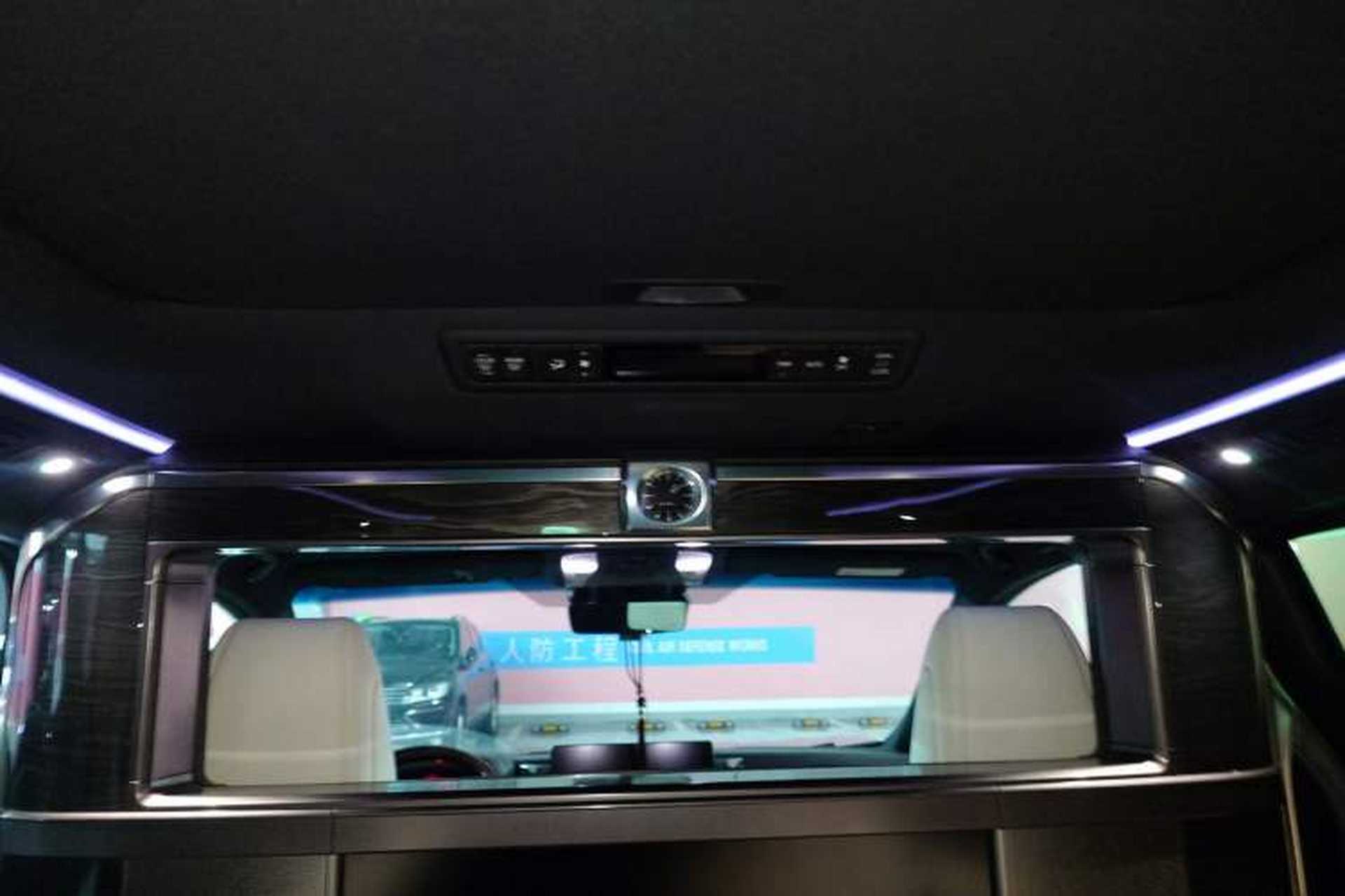 Used Lexus LM 2020 300h Four-Seat Grand Edition Headliner
