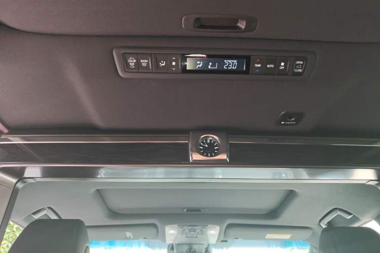 Used Lexus LM 2020 300h Four-Seat Grand Edition Headliner