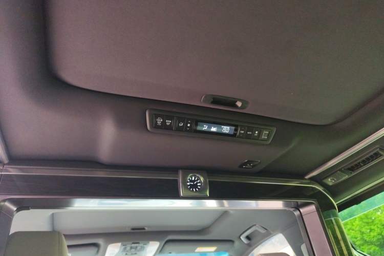 Used Lexus LM 2020 300h Four-Seat Grand Edition Headliner
