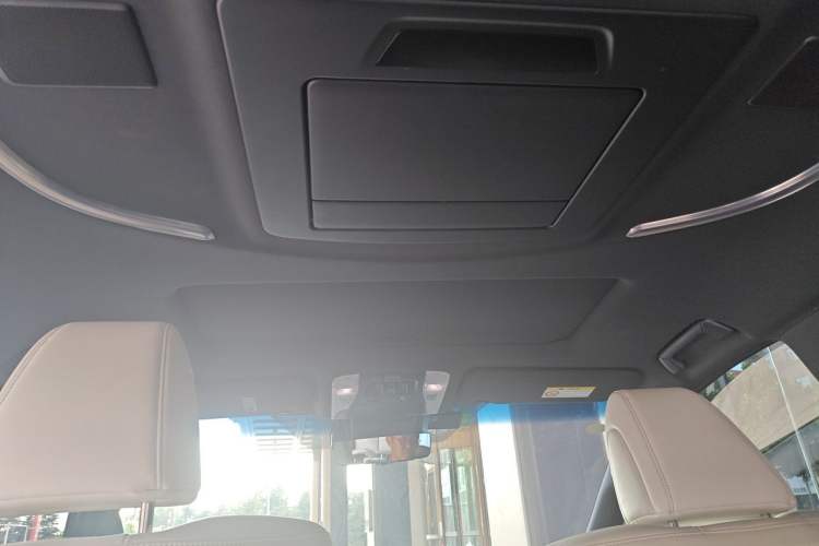 Used Lexus LM 2020 300h Seven-Seat Elegant Edition Headliner