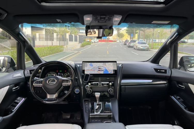 Used Lexus LM 2020 300h Seven-Seat Elegant Edition Interior 1