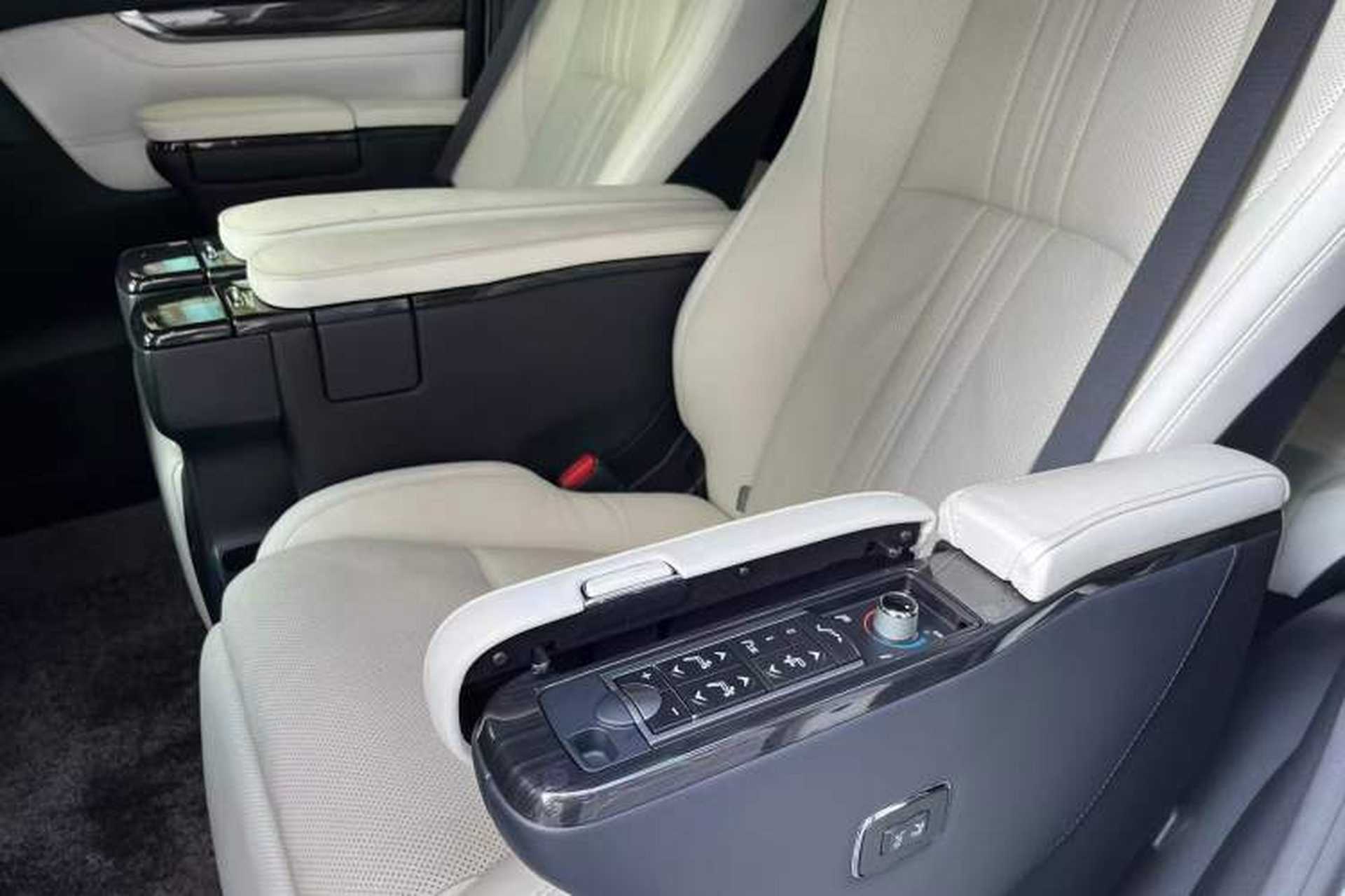 Used Lexus LM 2020 300h Seven-Seat Elegant Edition Interior 8