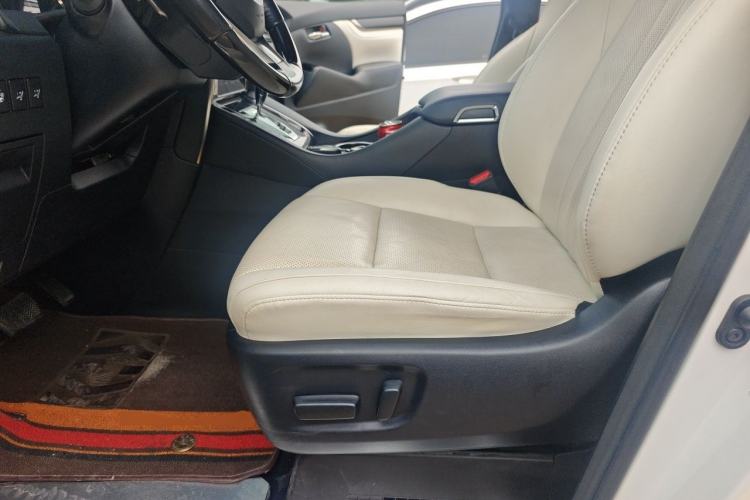 Used Lexus LM 2020 300h Seven-Seat Elegant Edition Left Front Seat