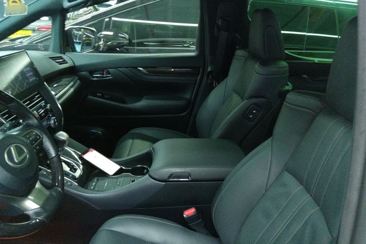 Used Lexus LM 2020 300h Seven-Seat Elegant Edition Left Front Seat