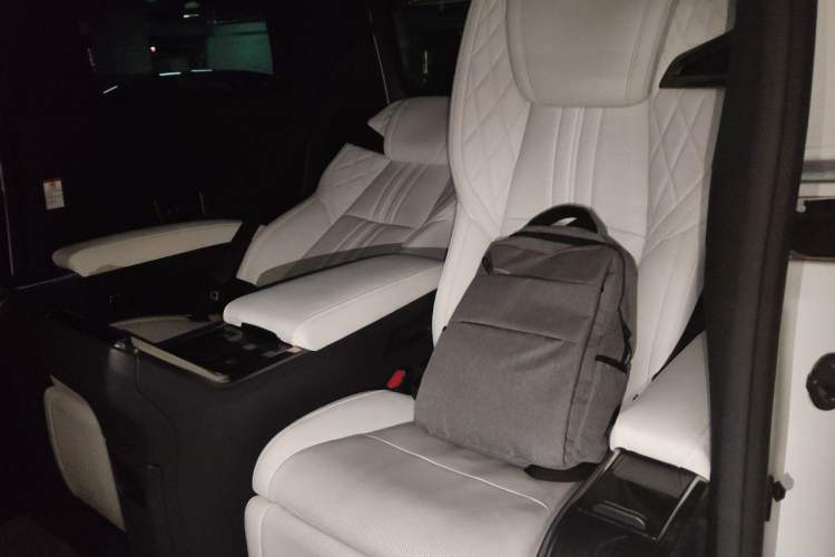 Used Lexus LM 2020 300h Four-Seat Grand Edition Left Rear Seat