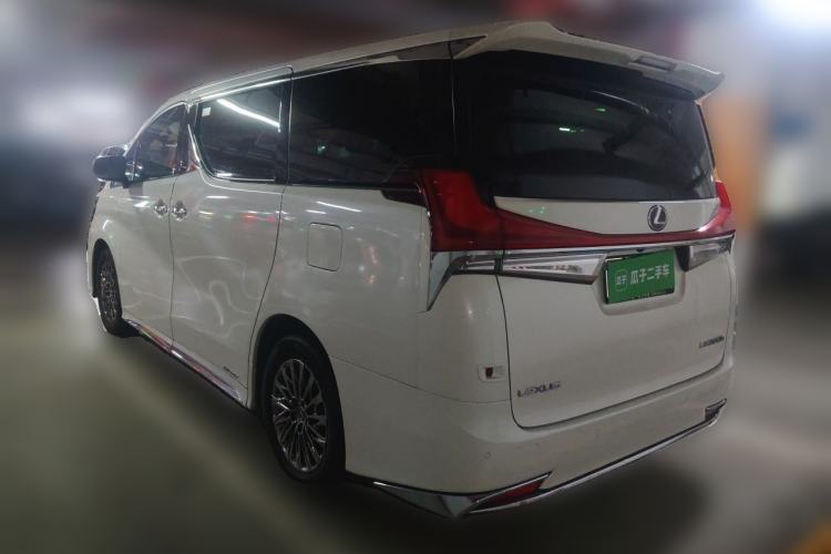 Used Lexus LM 2020 300h Seven-Seat Elegant Edition Rear Left 45 Deg