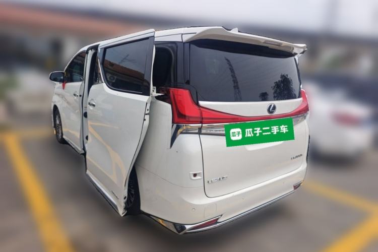 Used Lexus LM 2020 300h Seven-Seat Elegant Edition Rear Left 45 Deg
