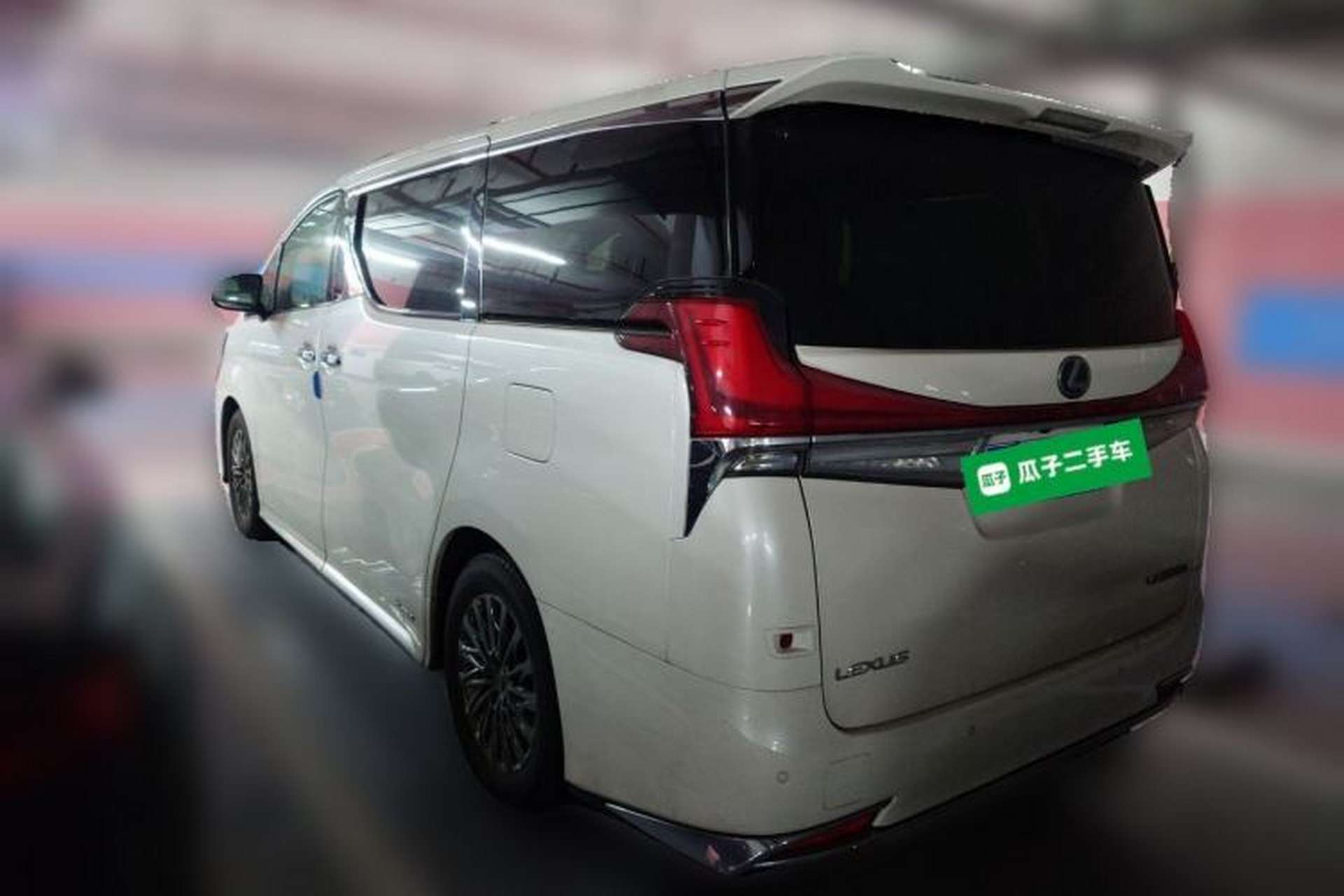 Used Lexus LM 2020 300h Four-Seat Grand Edition Rear Left 45 Deg