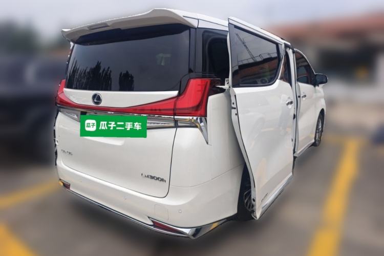 Used Lexus LM 2020 300h Seven-Seat Elegant Edition Rear Right 45 Deg