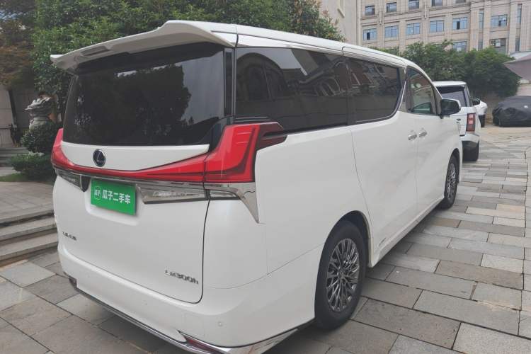 Used Lexus LM 2020 300h Four-Seat Grand Edition Rear Right 45 Deg