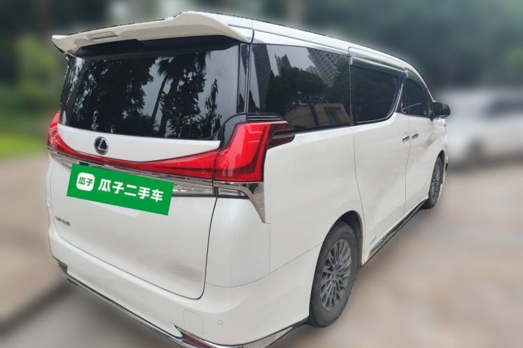 Used Lexus LM 2020 300h Four-Seat Grand Edition Rear Right 45 Deg