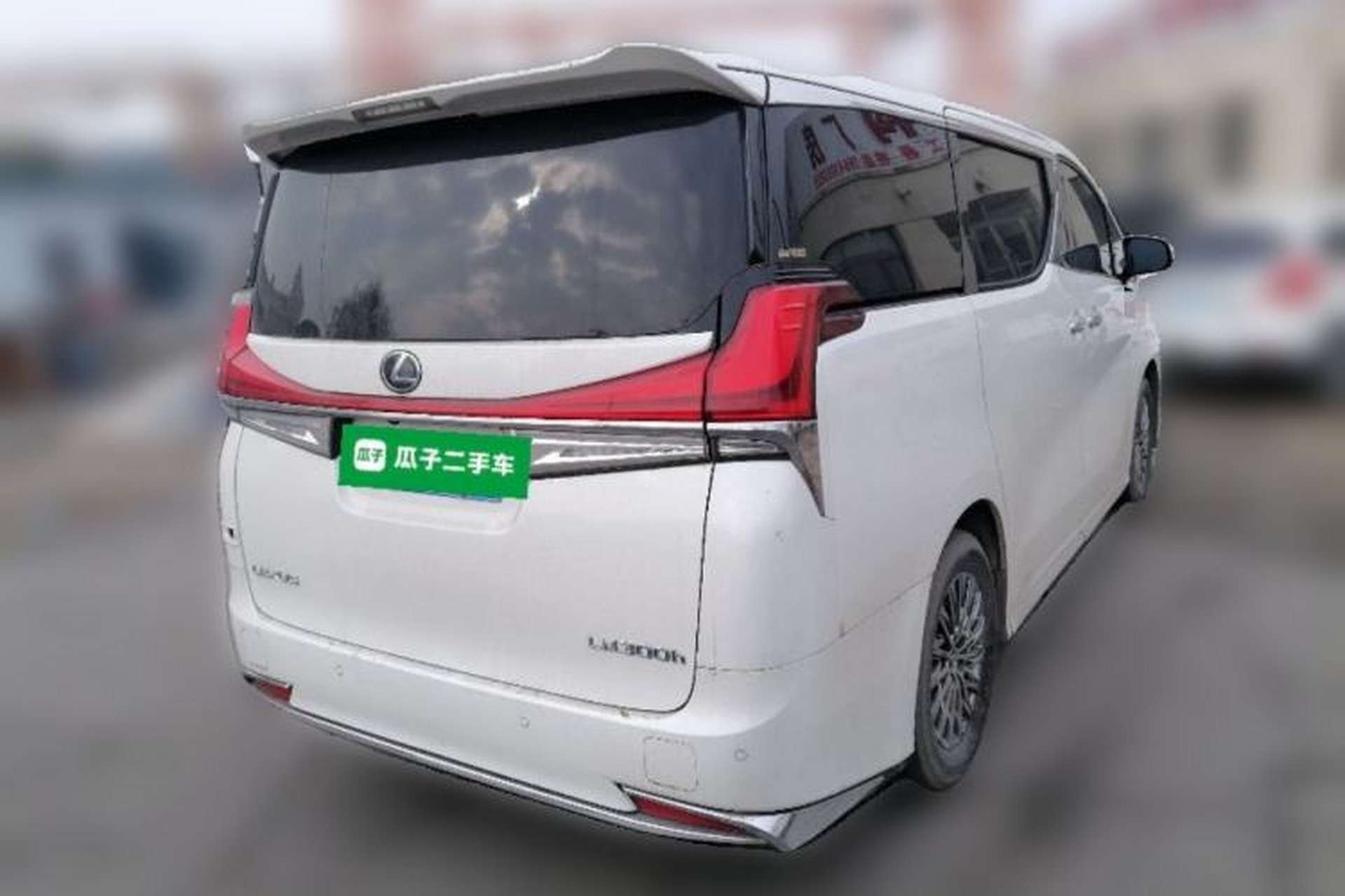 Used Lexus LM 2020 300h Four-Seat Grand Edition Rear Right 45 Deg