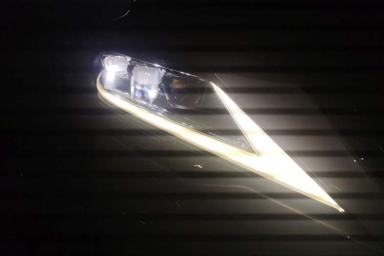 Used Lexus LM 2020 300h Seven-Seat Elegant Edition Right Front Headlight
