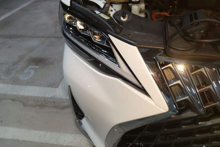 Used Lexus LM 2020 300h Four-Seat Grand Edition Right Front Headlight