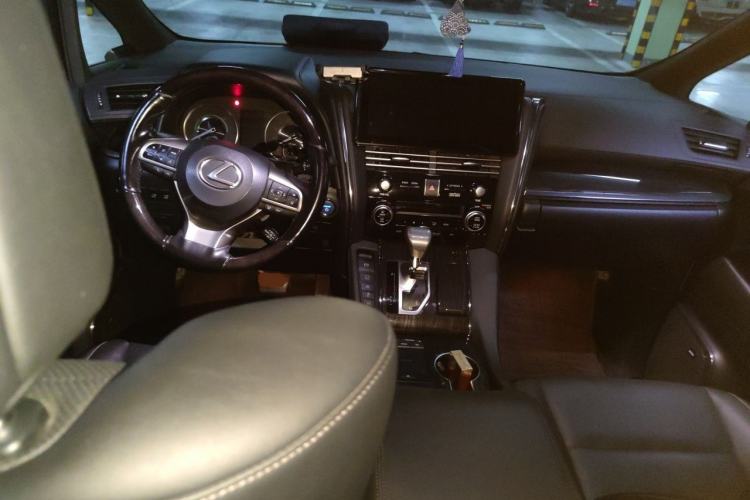 Used Lexus LM 2020 300h Four-Seat Grand Edition Steering Wheel