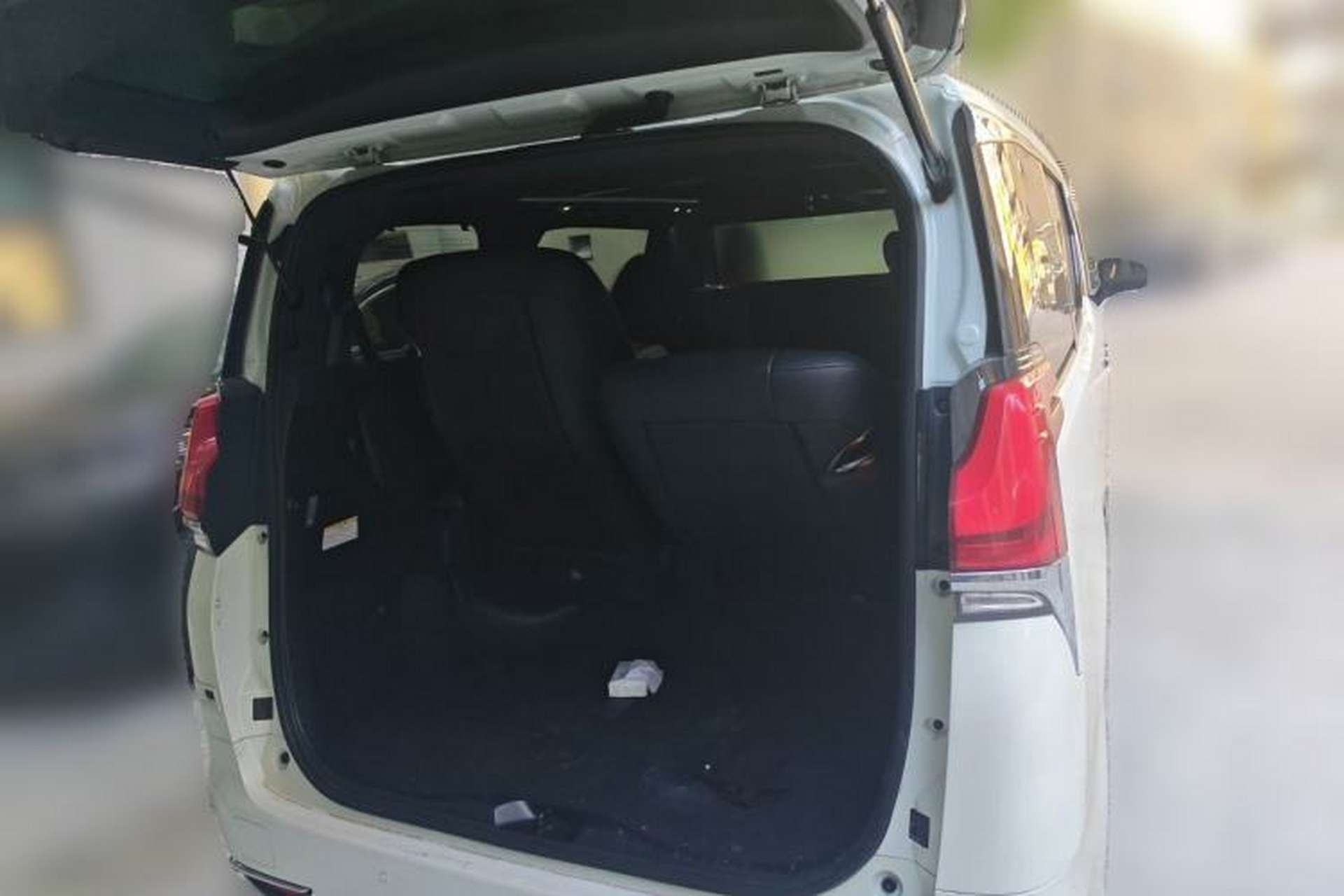 Used Lexus LM 2020 300h Four-Seat Grand Edition Trunk