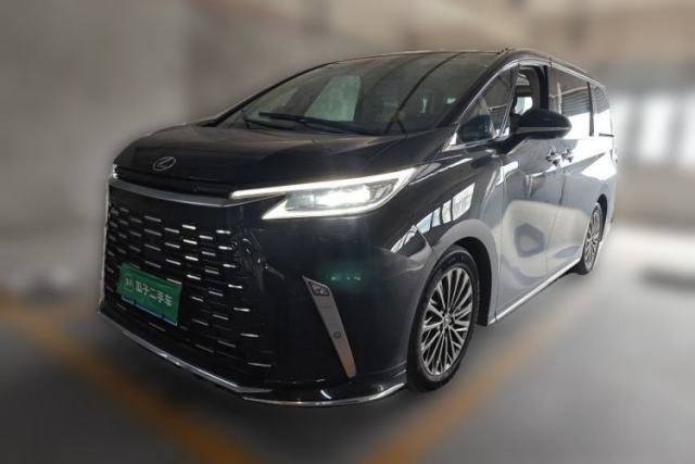 Ojetý Lexus LM 2023 500h Six-Seater Prestige Edition