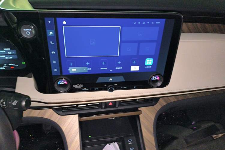 Used Lexus LM 2023 500h Six-Seater Prestige Edition Audio And AC Panel