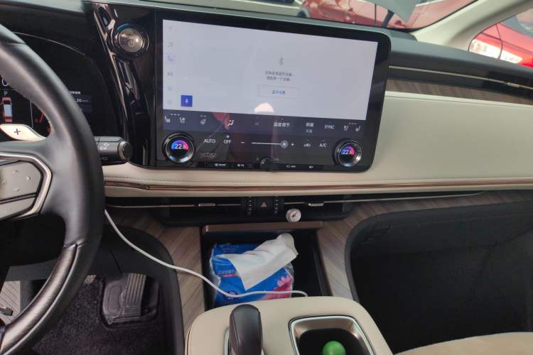 Used Lexus LM 2023 500h Six-Seater Prestige Edition Audio And AC Panel