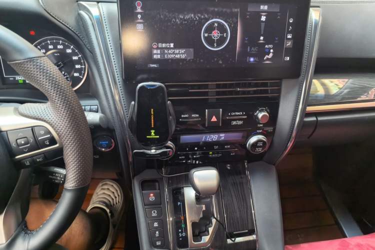 Used Lexus LM  Audio And AC Panel