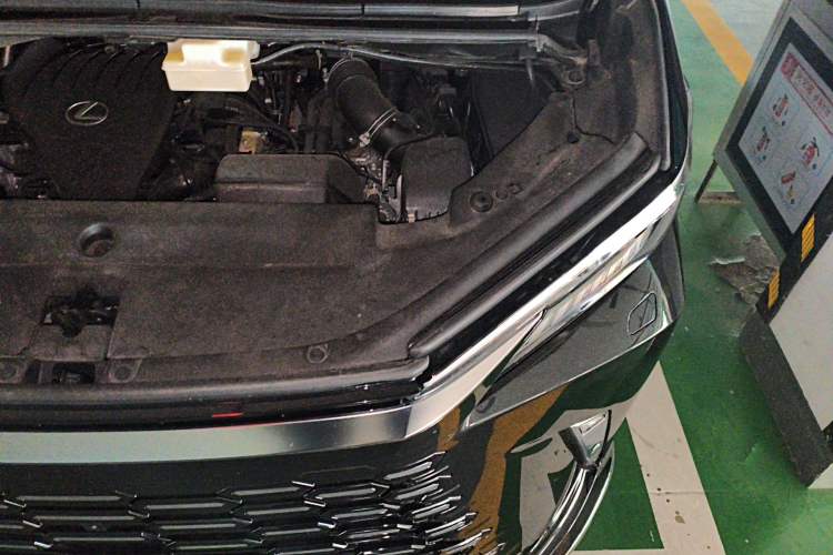 Used Lexus LM 2023 500h Six-Seater Prestige Edition Engine Bay Left