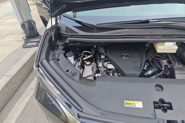 Used Lexus LM 2023 500h Six-Seater Prestige Edition Engine Bay Right
