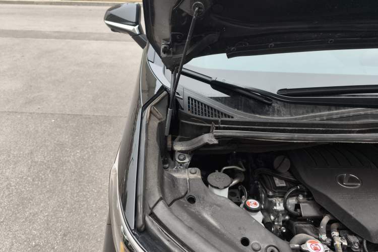 Used Lexus LM 2023 500h Six-Seater Prestige Edition Engine Bay Right