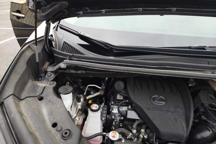 Used Lexus LM 2023 500h Six-Seater Prestige Edition Engine Bay Right