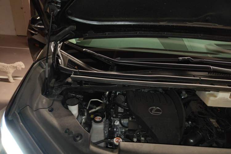 Used Lexus LM 2023 500h Six-Seater Prestige Edition Engine Bay Right