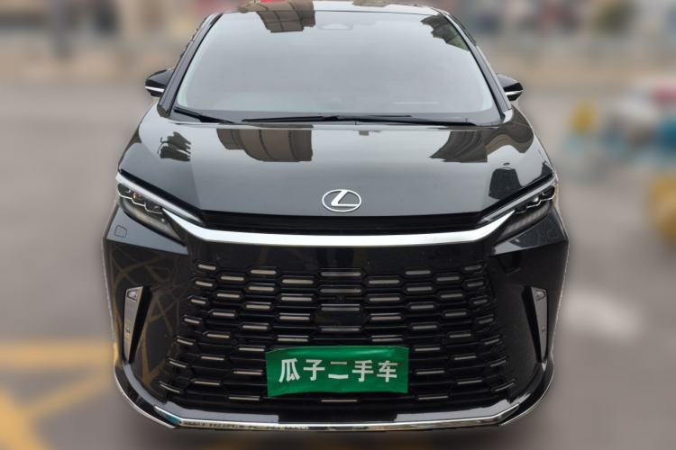 Used Lexus LM 2023 500h Six-Seater Prestige Edition Front
