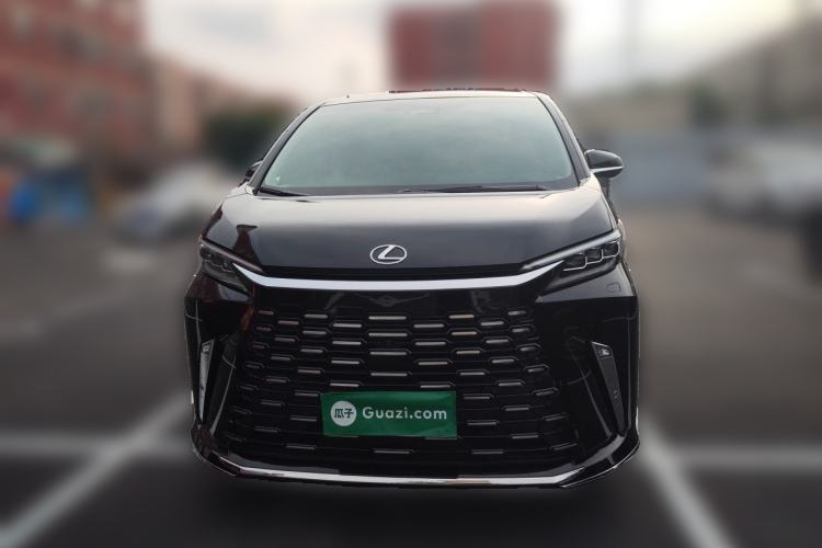 Used Lexus LM 2023 500h Six-Seater Prestige Edition Front