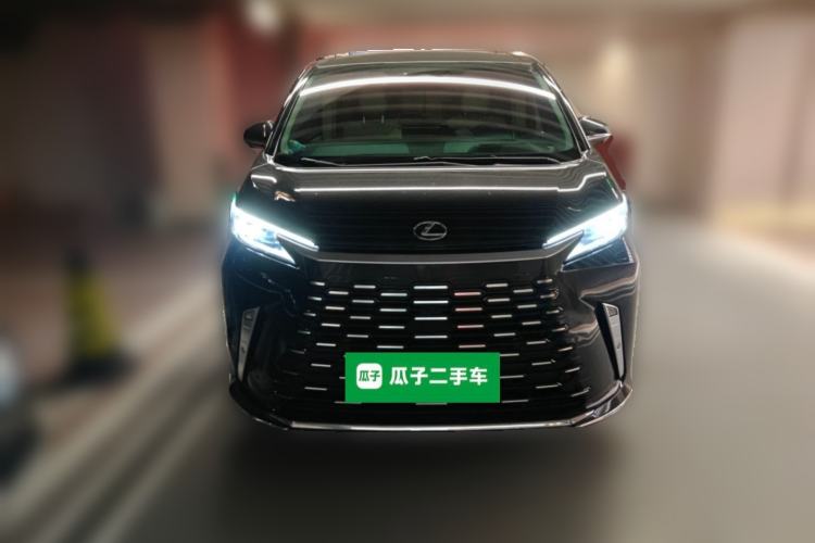 Used Lexus LM 2023 500h Six-Seater Prestige Edition Front