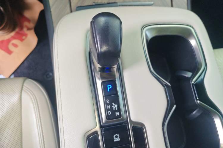Used Lexus LM 2023 500h Six-Seater Prestige Edition Gear Lever