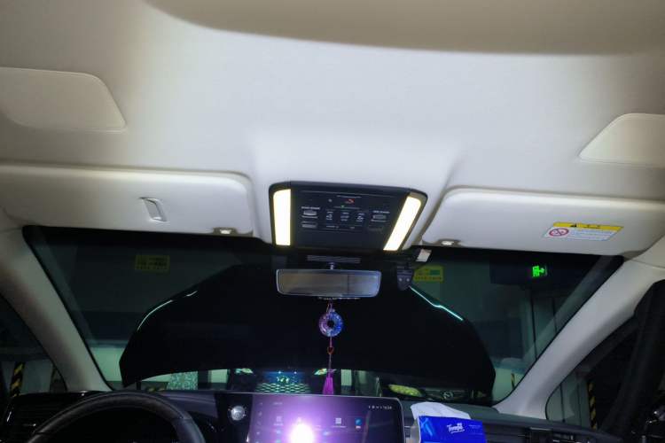 Used Lexus LM 2023 500h Six-Seater Prestige Edition Headliner