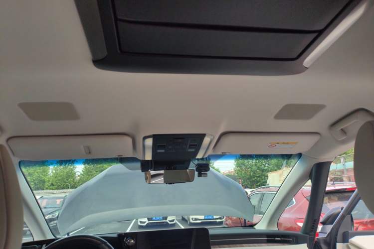 Used Lexus LM 2023 500h Six-Seater Prestige Edition Headliner