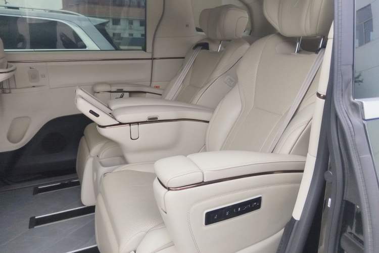 Used Lexus LM 2023 500h Six-Seater Prestige Edition Left Rear Seat