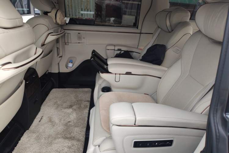 Used Lexus LM 2023 500h Six-Seater Prestige Edition Left Rear Seat