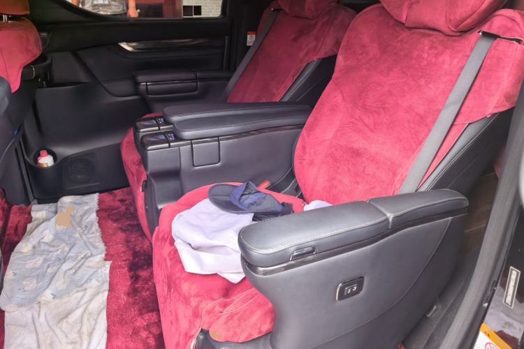 Used Lexus LM  Left Rear Seat