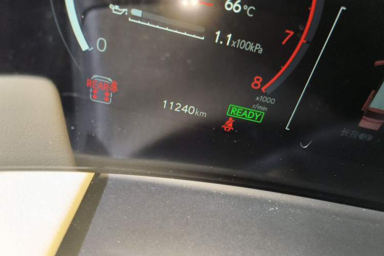 Used Lexus LM 2023 500h Six-Seater Prestige Edition Odometer Close Up