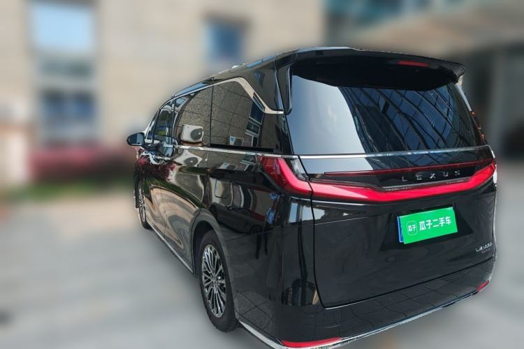 Used Lexus LM 2023 500h Six-Seater Prestige Edition Rear Left 45 Deg