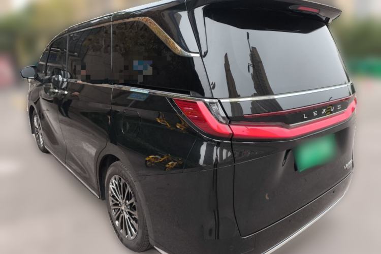 Used Lexus LM 2023 500h Six-Seater Prestige Edition Rear Left 45 Deg