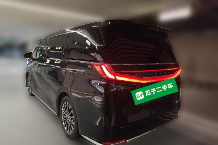 Used Lexus LM 2023 500h Six-Seater Prestige Edition Rear Left 45 Deg