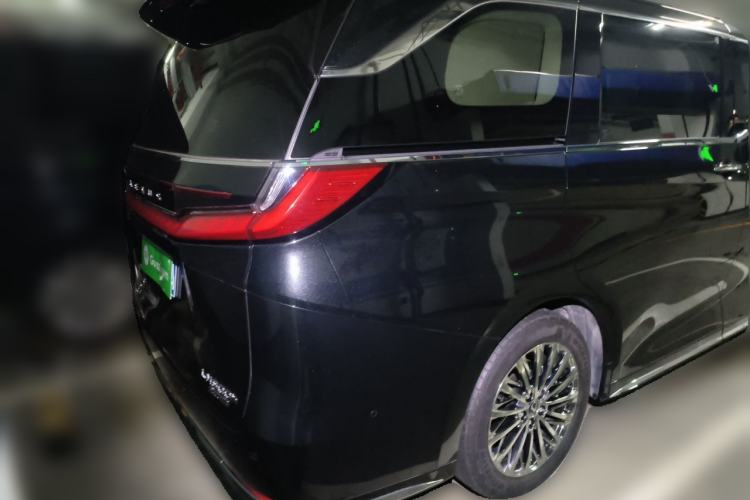 Used Lexus LM 2023 500h Six-Seater Prestige Edition Rear Right 45 Deg