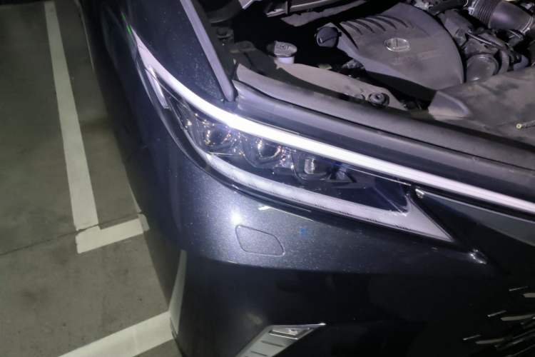 Used Lexus LM 2023 500h Six-Seater Prestige Edition Right Front Headlight