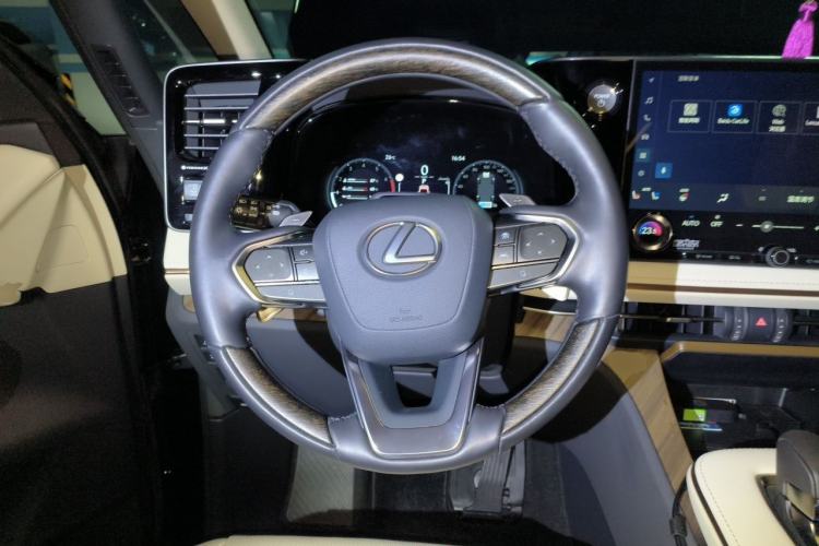 Used Lexus LM 2023 500h Six-Seater Prestige Edition Steering Wheel