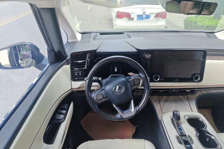 Used Lexus LM 2023 500h Six-Seater Prestige Edition Steering Wheel