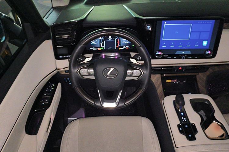 Used Lexus LM 2023 500h Six-Seater Prestige Edition Steering Wheel