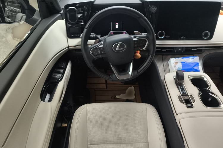 Used Lexus LM 2023 500h Six-Seater Prestige Edition Steering Wheel