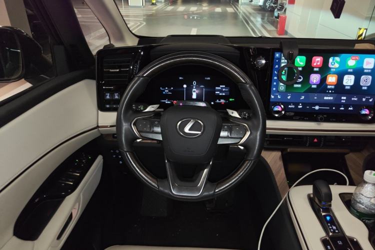 Used Lexus LM 2023 500h Six-Seater Prestige Edition Steering Wheel
